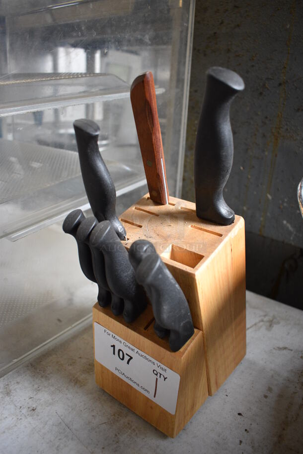 Wooden Knife Block w/ 8 Various Knives. 4x7x13 - Image 1 of 4