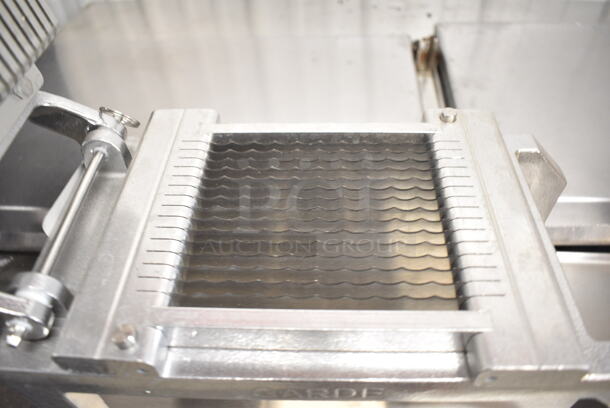 Garde Metal Commercial Countertop Lettuce Head Cutter.  - Image 5 of 6