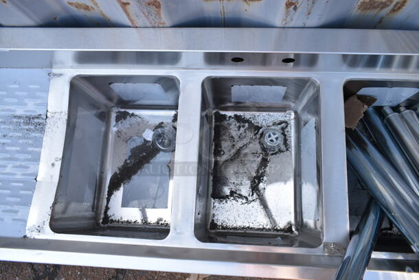 BRAND NEW SCRATCH AND DENT! Regency 600B31014213 Stainless Steel Commercial 3 Bowl Underbar Sink with Two Drainboards. Bays 10x10. Drain Boards 10x14 - Image 4 of 8