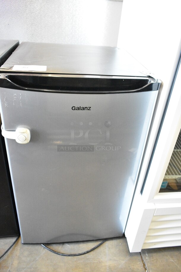 Galanz GL43S5 Metal Mini Cooler. 115 Volts, 1 Phase. Tested and Working! - Image 1 of 5