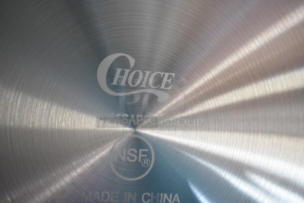 BRAND NEW SCRATCH AND DENT! Choice 471SAP60QT Stainless Steel 60 Qt. Aluminum Sauce Pot - Image 4 of 4