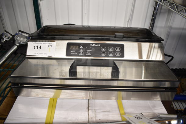 BRAND NEW SCRATCH AND DENT! Vacpak-it 186VME16SS Stainless Steel Commercial Countertop External Vacuum Sealer w/ 16" Seal Bar. 120 Volts, 1 Phase. Tested and Working! - Image 2 of 5