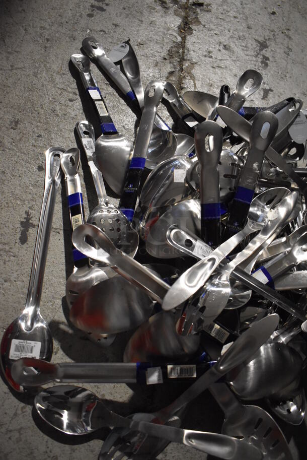 ALL ONE MONEY! Crate of Various BRAND NEW Items Including Serving Spoons and Straining Spoons - Image 4 of 6