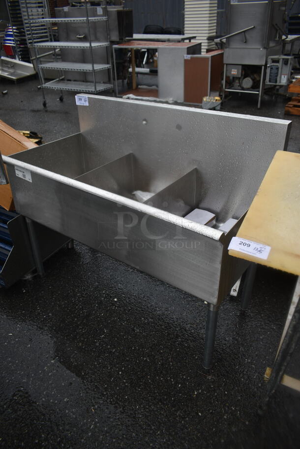 BRAND NEW SCRATCH AND DENT! Stainless Steel Commercial 3 Bay Sink. - Image 1 of 4