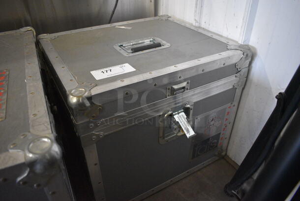 Radio Shack 13" Monitor In Gray Metal Case. 21x19x18 - Image 2 of 6