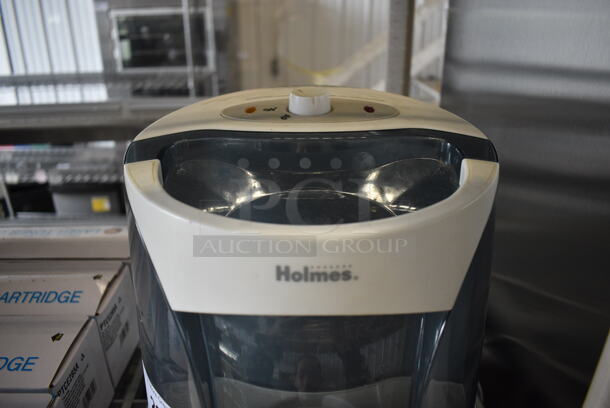 Holmes White and Blue Poly Countertop Humidifier. 12x9x12 - Image 3 of 3