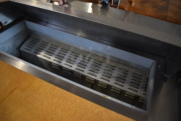 Continental SW72-16 Stainless Steel Commercial Sandwich Salad Prep Table Bain Marie Mega Top on Commercial Casters. 115 Volts, 1 Phase. 72x31x43. Tested and Working! - Image 4 of 10