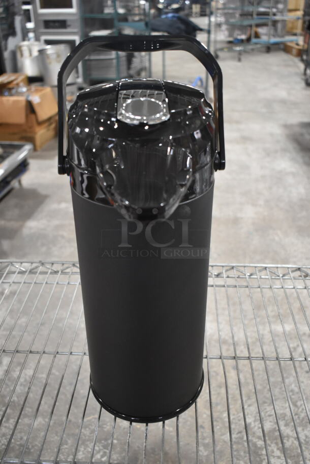 BRAND NEW! Signa-Air Vacuum Insulated 2.5 Liter Matte Black Air Pot.  - Image 3 of 9