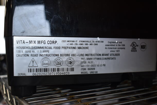 BRAND NEW SCRATCH AND DENT! 2023 Vita-Mix VM0100 Metal Commercial Countertop Drink Blender w/ Pitcher. 120 Volts, 1 Phase. Tested and Working! - Image 4 of 5