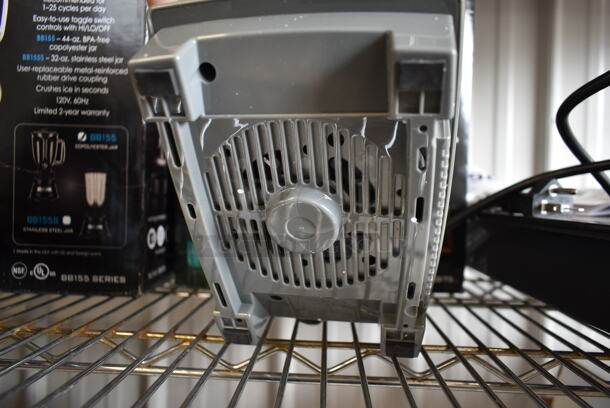 BRAND NEW SCRATCH AND DENT! Waring WCG75/WCG750 Metal Commercial Countertop Prop Prep Chopper Grinder Food Processor. 120 Volts, 1 Phase. Tested and Working! - Image 4 of 7