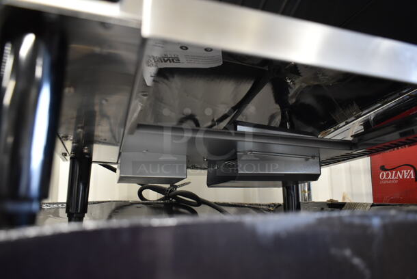 BRAND NEW SCRATCH AND DENT! 2023 Waring CTS1000B Stainless Steel Commercial Countertop Conveyor Toaster Oven. 208 Volts, 1 Phase. Tested and Working! - Image 6 of 8