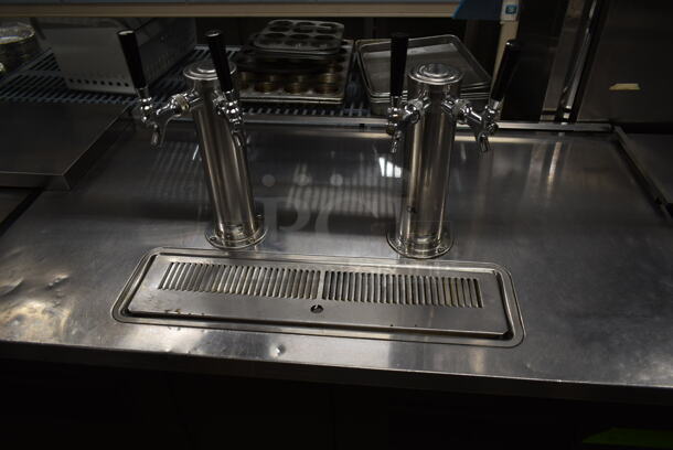 2010 True TDD-3CT Stainless Steel Commercial Direct Draw Kegerator w/ 2 Two Head Beer Towers, Sliding Lid and 4 Couplers. 115 Volts, 1 Phase. Tested and Working! - Image 2 of 8