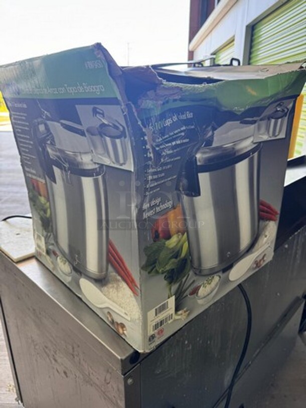 WINCO Electric Rice Warmer Brand New! - Image 3 of 3