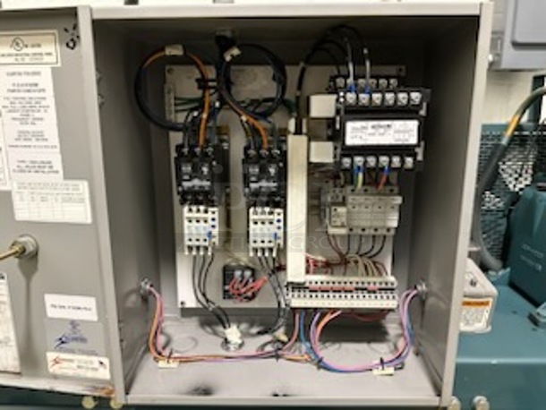 Curtis CVID9BA983S Metal Commercial Floor Style Horizontal Tank Air Compressor. BUYER MUST REMOVE. - Image 11 of 12