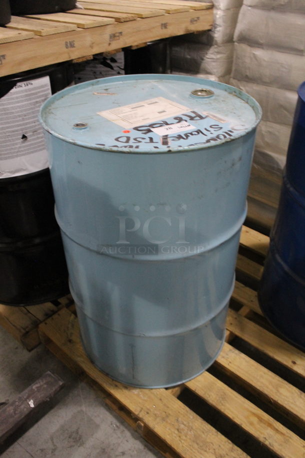 ALL ONE MONEY! PALLET LOT of 2 Barrels; Tolonate HDT LV and Momentive Silquest. BUYER MUST REMOVE. - Image 2 of 9