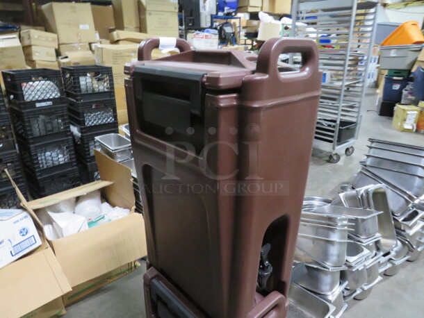 One Cambro Drink Transport/Dispenser.  #UC500. - Image 3 of 4