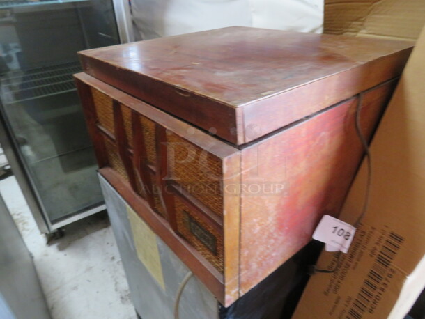 One VINTAGE Zenith Stereophonic High Fidelity Cobra Matic Record Player. - Image 4 of 4