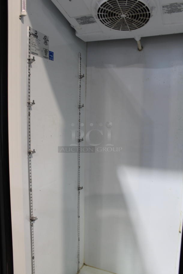 Imbera VRO43 ENERGY STAR Metal Commercial 2 Door Reach In Cooler Merchandiser. 115 Volts, 1 Phase. Tested and Powers On But Does Not Get Cold - Image 4 of 9