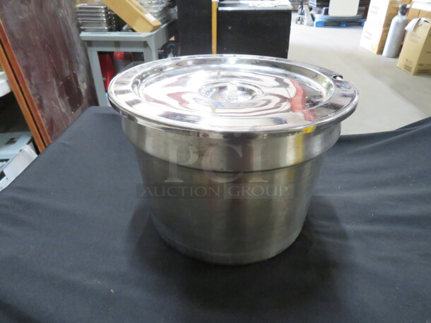 One Stainless Steel Round Hotel With Lid.