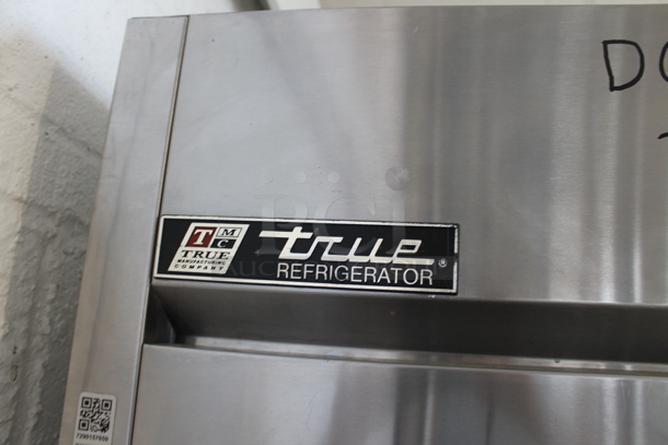 2015 True TG2R-2S Stainless Steel Commercial 2 Door Reach In Cooler w/ Poly Coated Racks on Commercial Casters. 115 Volts, 1 Phase. Tested and Working! - Image 4 of 9