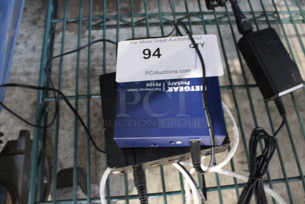 Netgear FS105 Prosafe Desktop Switch. 4x4x1, 5x4.5x1 - Image 3 of 3