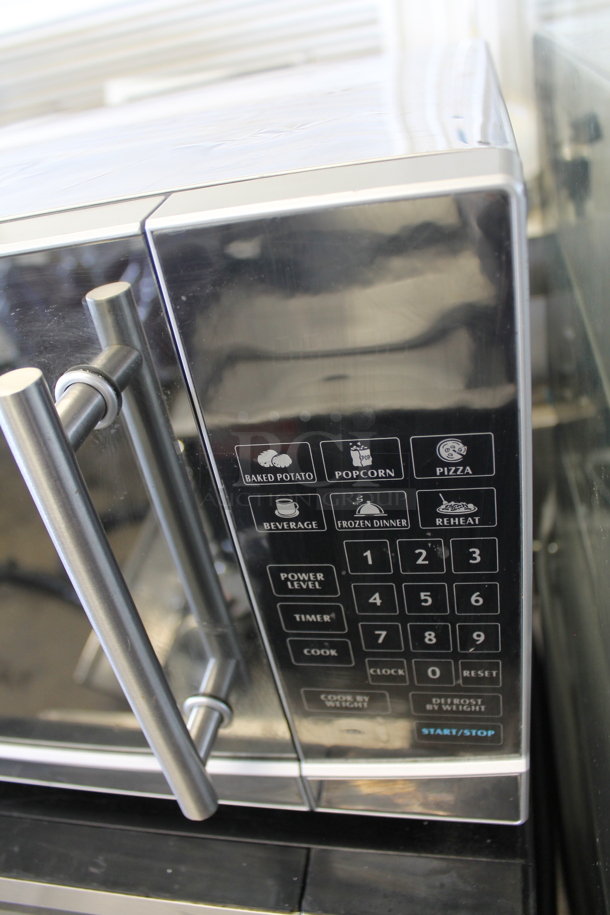 Avanti MO1108SST Metal Countertop Microwave Oven. 120 Volts, 1 Phase.  - Image 4 of 6