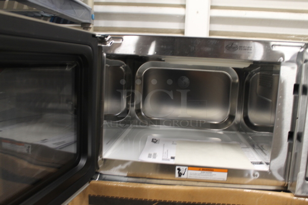 BRAND NEW SCRATCH AND DENT! Amana RCS10TS Commercial Stainless Steel Electric Stackable Microwave. 120V. Tested And Working!  - Image 6 of 11