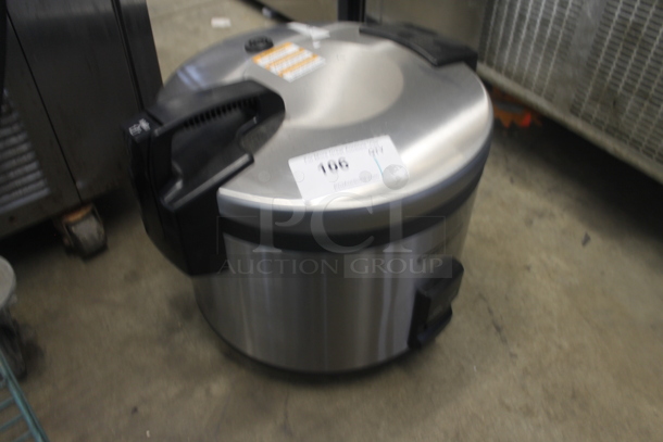 BRAND NEW SCRATCH AND DENT! Hamilton Beach 37560R Stainless Steel Commercial Countertop Rice Cooker Warmer. 120 Volts, 1 Phase. Tested and Working! - Image 2 of 5