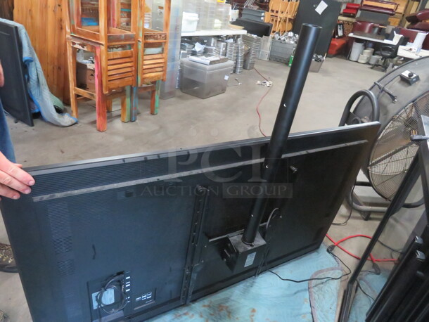 One WORKING Samsung 65 Inch Premium Display Monitor Used as A Menu Board. Great Picture. With Ceiling Mount. #LH65QBREBGCXZA. - Image 2 of 2