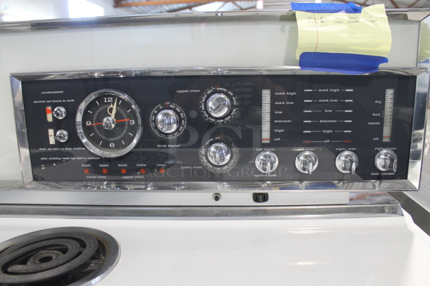 VINTAGE! Frigidaire Cookmaster RI-60-57 Metal Electric Powered 4 Burner Range w/ Oven and Warming Drawer. 115/230-120/240 Volts.  - Image 2 of 12