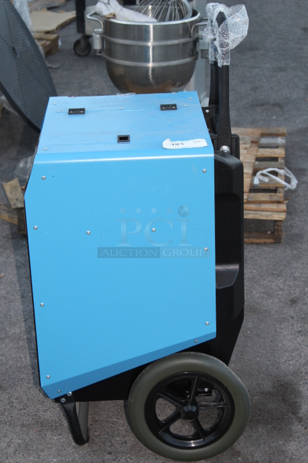 BRAND NEW SCRATCH & DENT! Dri-Eaz DriTech 815114621 4000i 114621 118 Pint Desiccant Dehumidifier - 115V. S/N: 2426 Minor Denting. 21-1/8x20-14x33-1/8 - Image 4 of 8