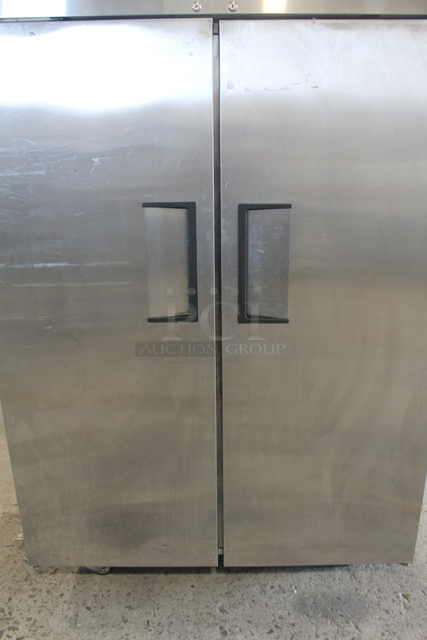 2015 True TG2R-2S ENERGY STAR Stainless Steel Commercial 2 Door Reach In Cooler w/ Poly Coated Racks on Commercial Casters. 115 Volts, 1 Phase. Tested and Working! - Image 3 of 10