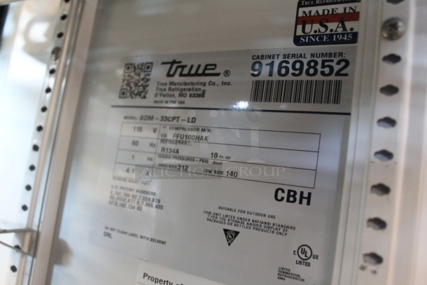 2017 True GDM-33CPT-LD Commercial Black Two-Door Merchandiser Cooler With Polycoated Shelves and Black Drink Dividers. 115V, 1 Phase. Tested and Powers On But Does Not Get Cold - Image 7 of 7