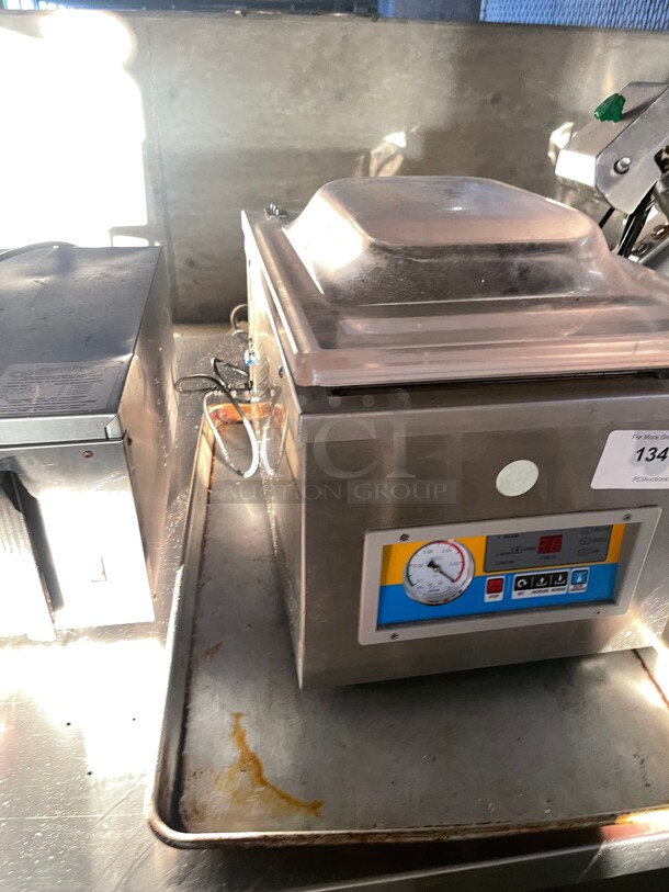 Clean! VacMaster VP230 Chamber Vacuum Sealer w/ 12 inch  Seal Bar, NSF  115 Volt Tested and Working! - Image 3 of 9