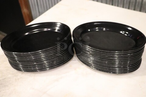 Black Plastic 9.75" Oval Plate 
QTY 28
Your Bid x 28