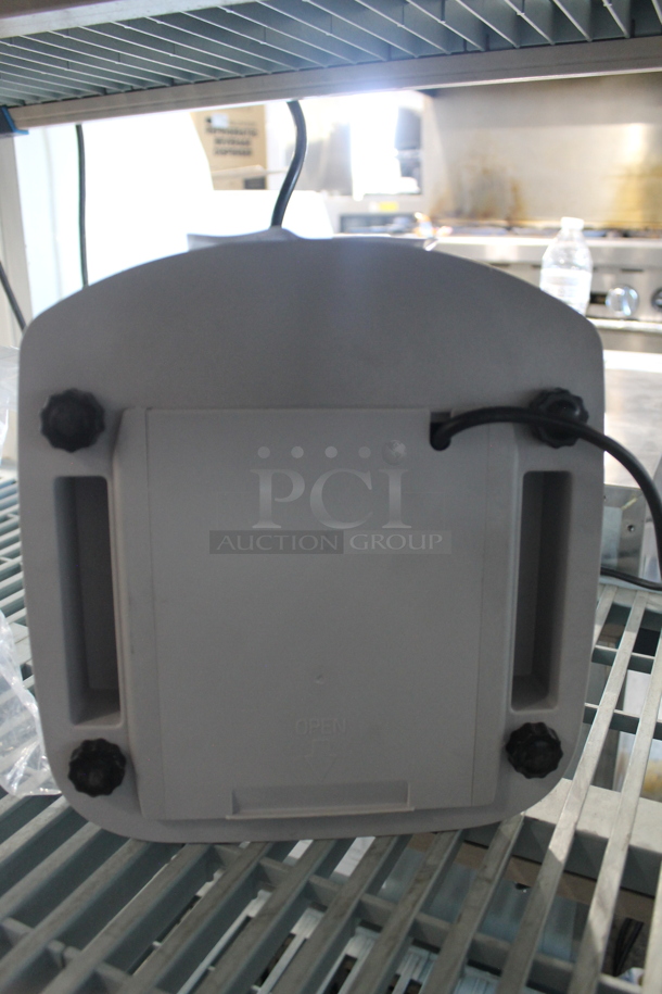 BRAND NEW SCRATCH AND DENT! AvaWeigh 334WPC30SS Stainless Steel Countertop Food Portioning Scale. Tested and Working! - Image 5 of 6