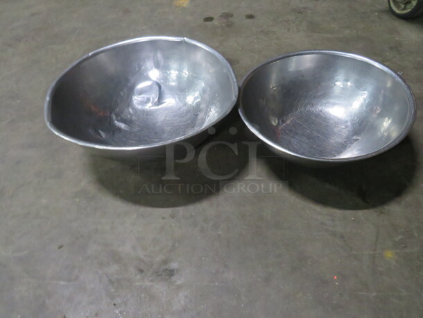 Assorted Size  Bowl. 2XBID.