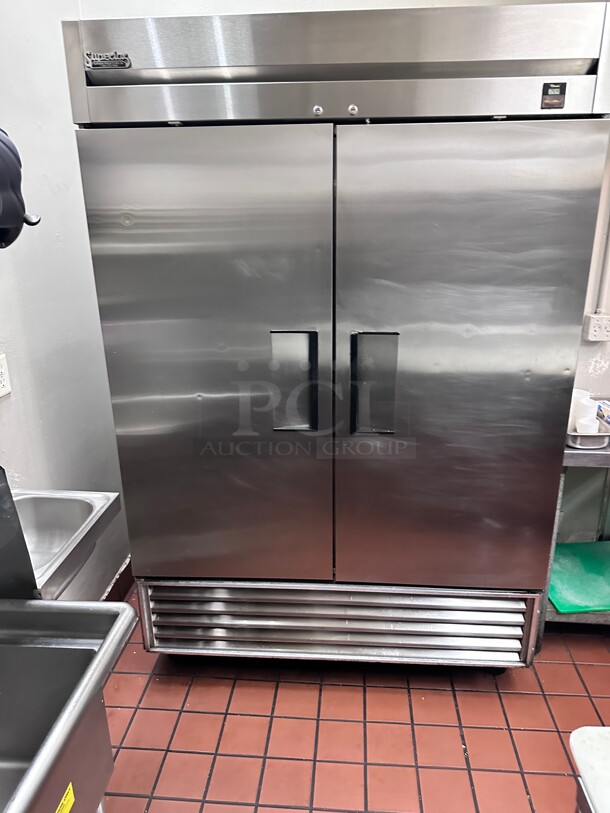 Working! True T-49F 54 Inch Two Section Reach In Commercial Freezer, (2) Solid Doors, 115v NSF Tested and Working! - Image 9 of 9