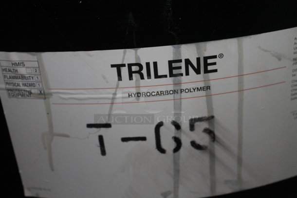 ALL ONE MONEY! PALLET LOT OF 4  Trilene Hydrocarbon Polymer Metal Barrels. BUYER MUST REMOVE.  - Image 7 of 7