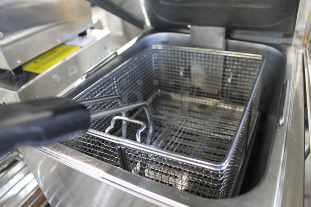 BRAND NEW SCRATCH AND DENT! 2023 Hoocoo FRY-20L Stainless Steel Commercial Countertop Electric Powered 2 Bay Deep Fat Fryer w/ 2 Metal Baskets and 2 Lids. 120 Volts, 1 Phase. - Image 5 of 8