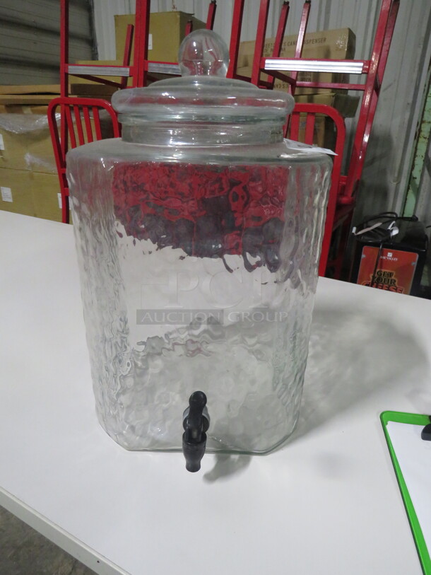 One Glass Beverage Dispenser With Spigot And Lid.
