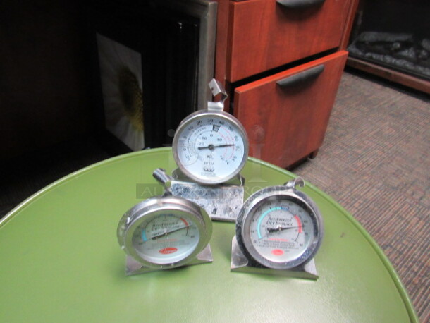 Assorted Thermometers. 5XBID