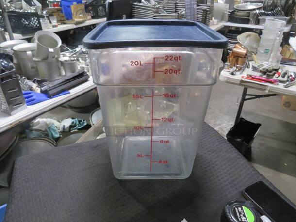 One 22 Quart Food Storage Container With Lid.  - Image 1 of 1