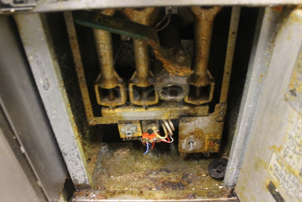 Pitco Frialator Stainless Steel Commercial Floor Style Natural Gas Powered Deep Fat Fryer. - Image 4 of 8