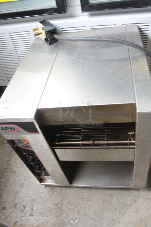 APW Wyott BT 15 Stainless Steel Commercial Countertop Express Conveyor Oven Toaster. 208 Volts, 1 Phase. 