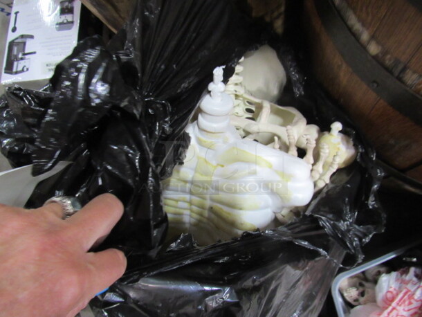 One Mega Lot Of Halloween Decor. - Image 2 of 2