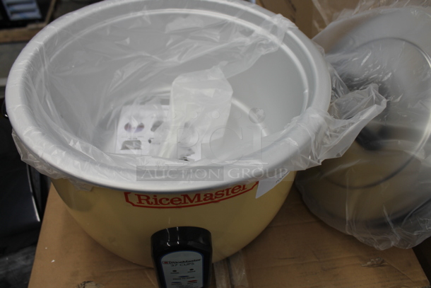 BRAND NEW SCRATCH AND DENT! 2023 RiceMaster Town 57138 Stainless Steel Commercial Countertop Rice Cooker. 230 Volts, 1 Phase.  - Image 2 of 7
