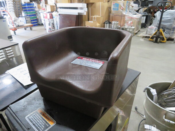 One Booster Seat. - Image 1 of 1