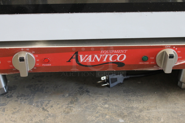 BRAND NEW SCRATCH AND DENT! Avantco 177CO28M Stainless Steel Commercial Countertop Electric Powered Half Size Convection Oven. 208/240 Volts, 1 Phase. - Image 3 of 4