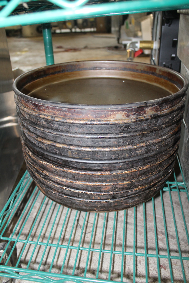 ALL ONE MONEY! Tier Lot of Various Metal Items; 9 Single Loaf Baking Pans and 9 Round Baking Pans. - Image 2 of 4